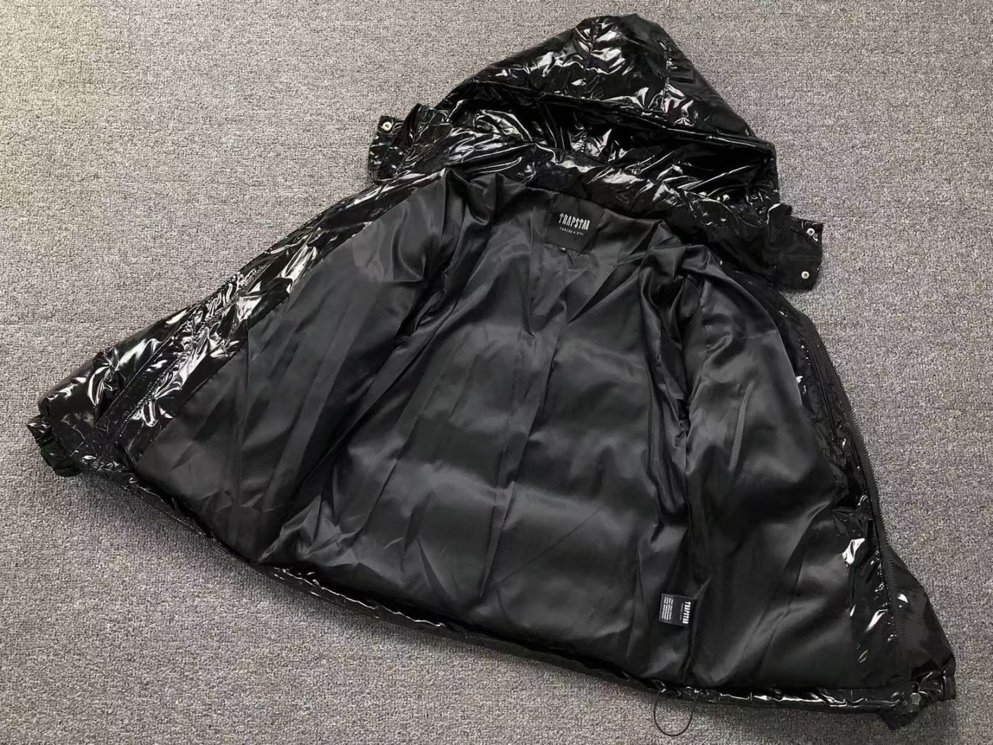 Trapstar Irongate Hooded Puffer Jacket Shiny Black
