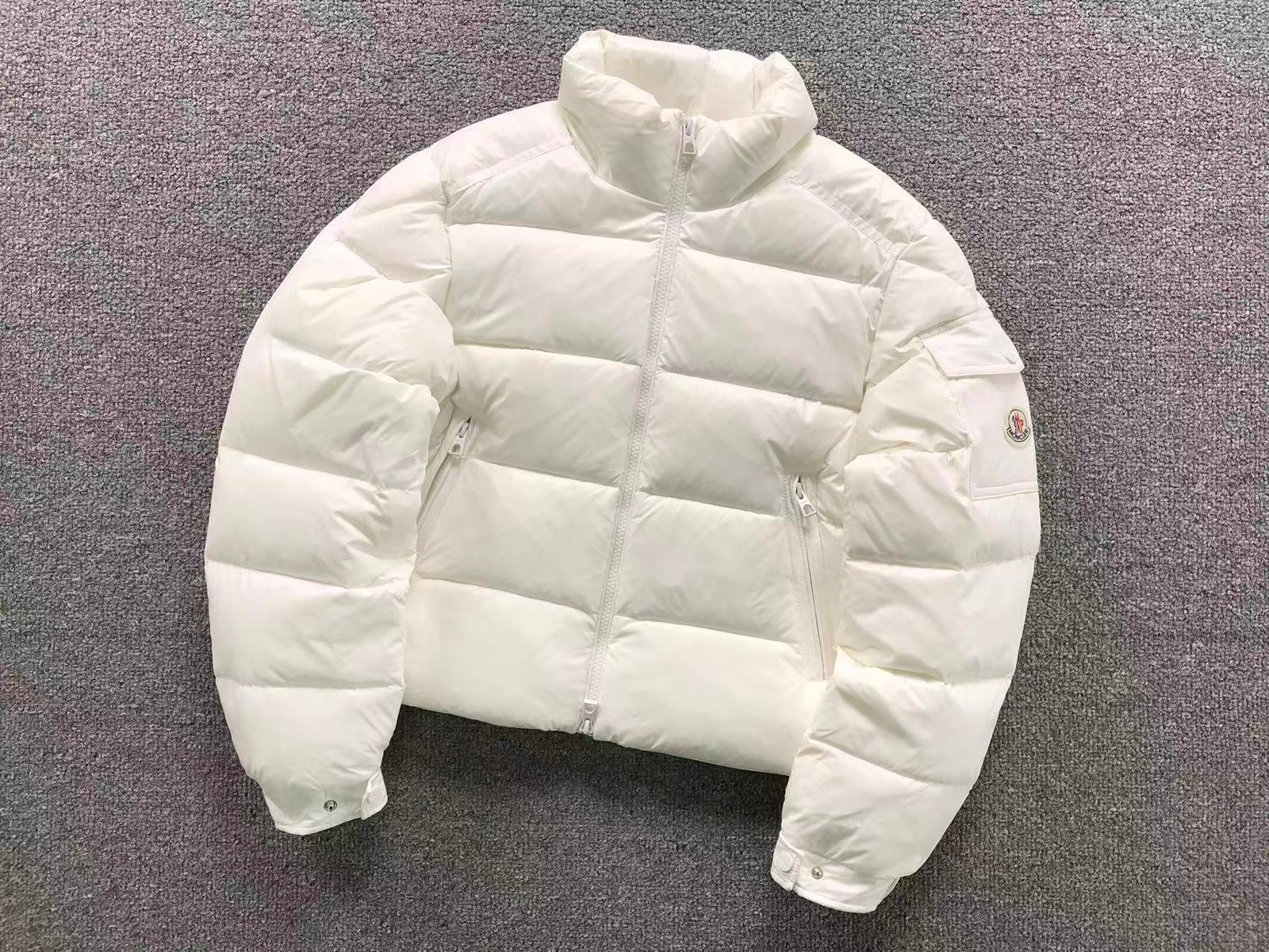 Moncler Cropped Puffer White