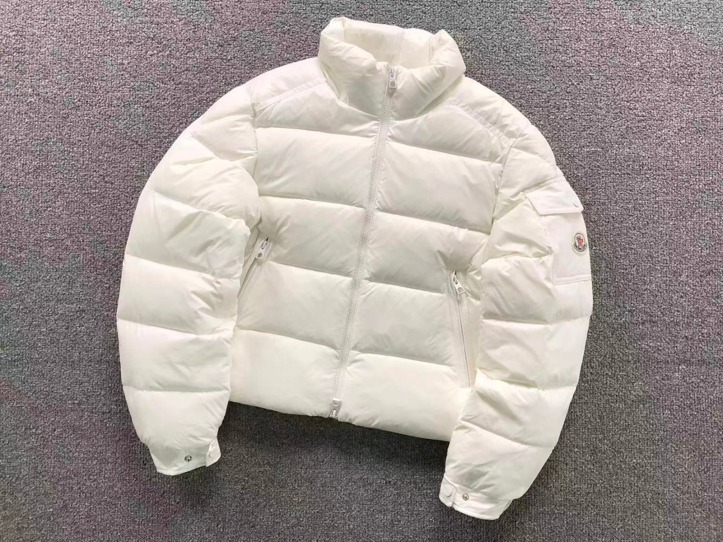 Moncler Cropped Puffer White