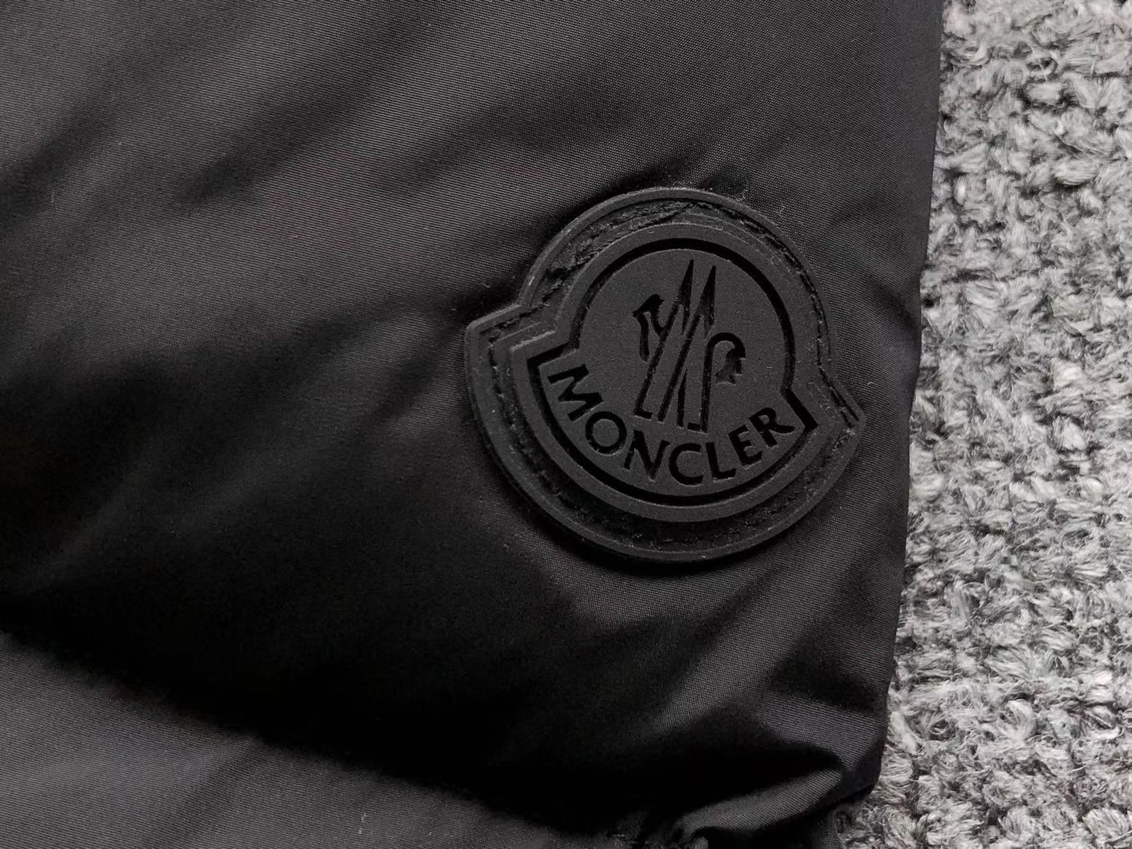  Logo Puffer Jacket Black-OSI