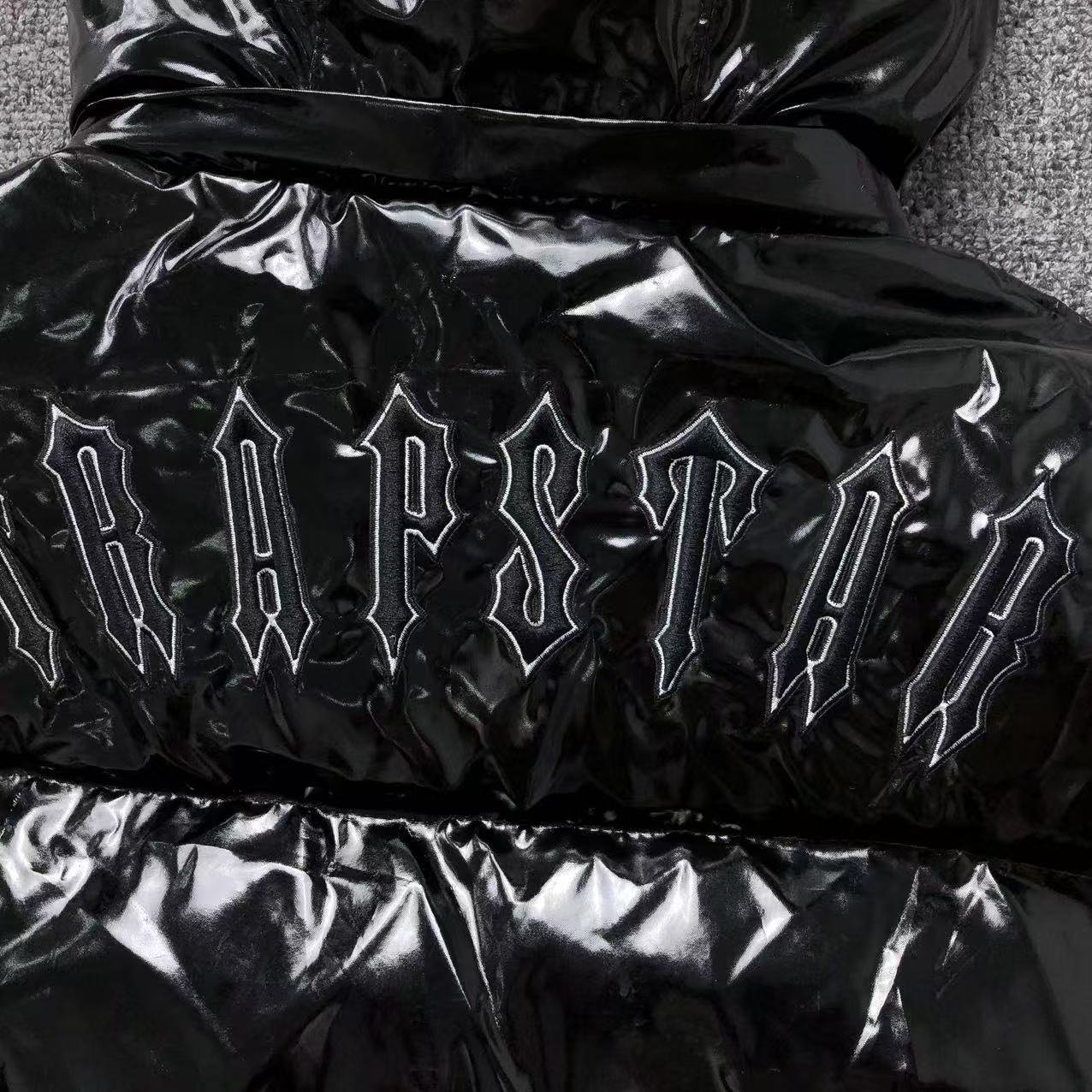 Trapstar Irongate Hooded Puffer Jacket Shiny Black