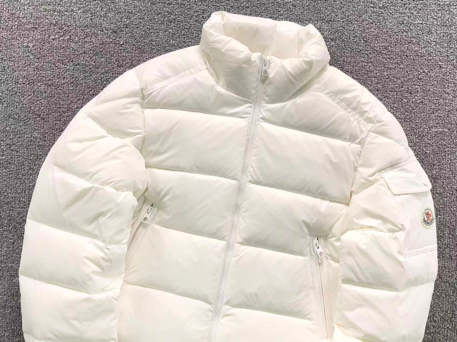 Moncler Cropped Puffer White