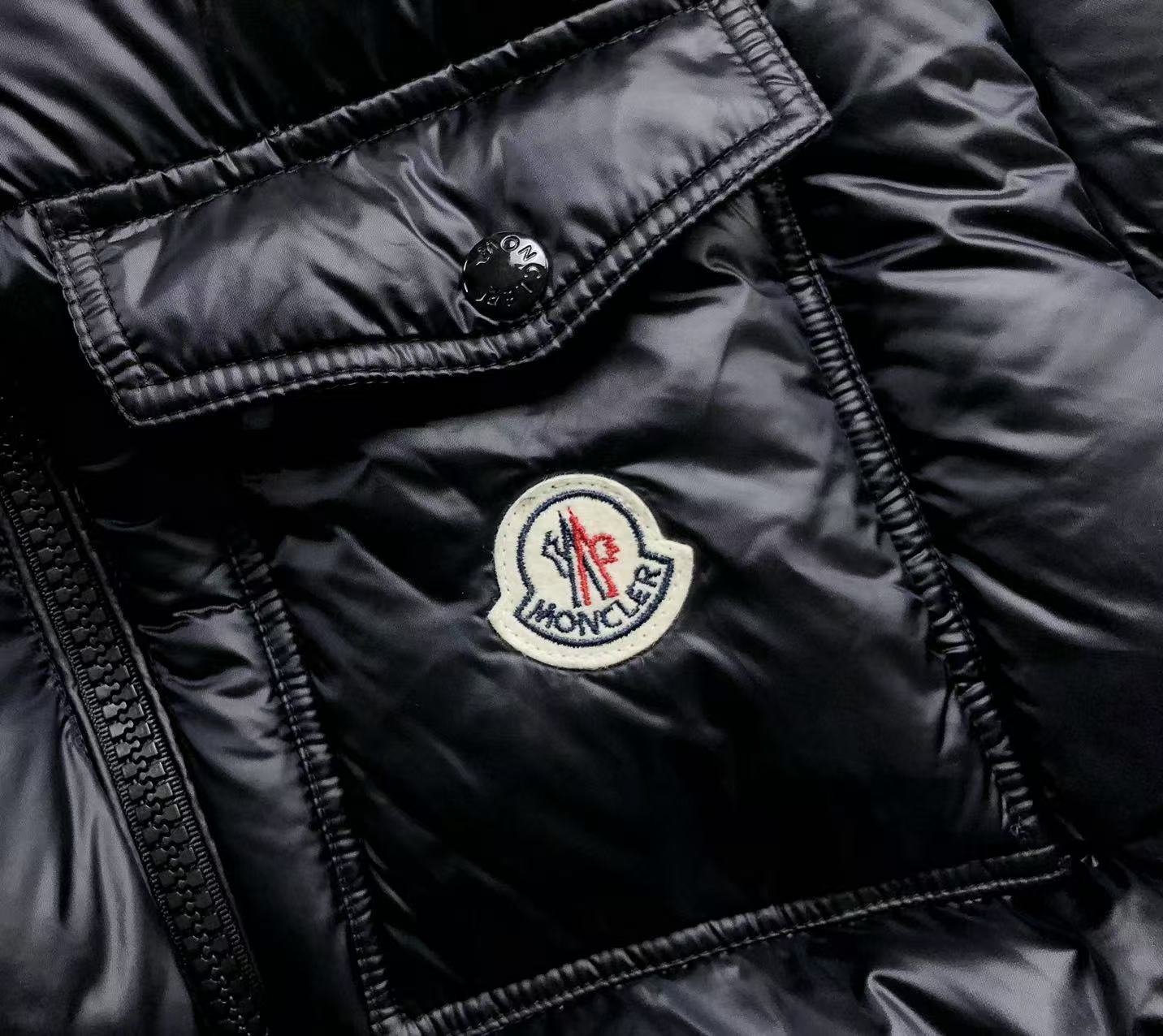 Moncler Logo Shiny Puffer Jacket Dark Navy
