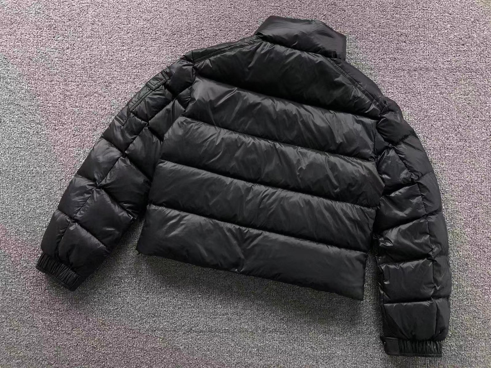 Moncler Cropped Puffer Black
