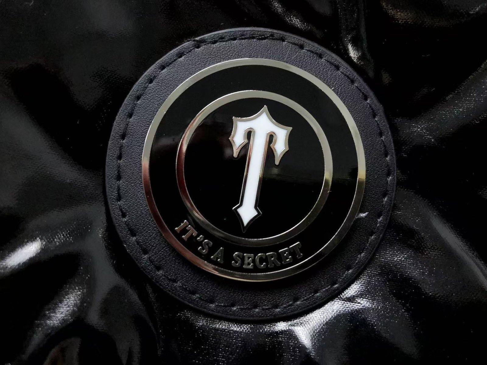 Trapstar Irongate Hooded Puffer Jacket Shiny Black