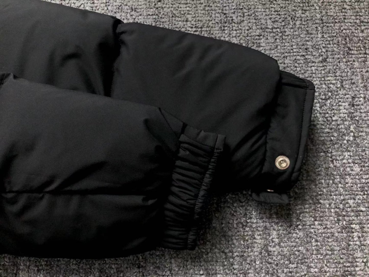 Moncler Logo Hooded Puffer Jacket Black