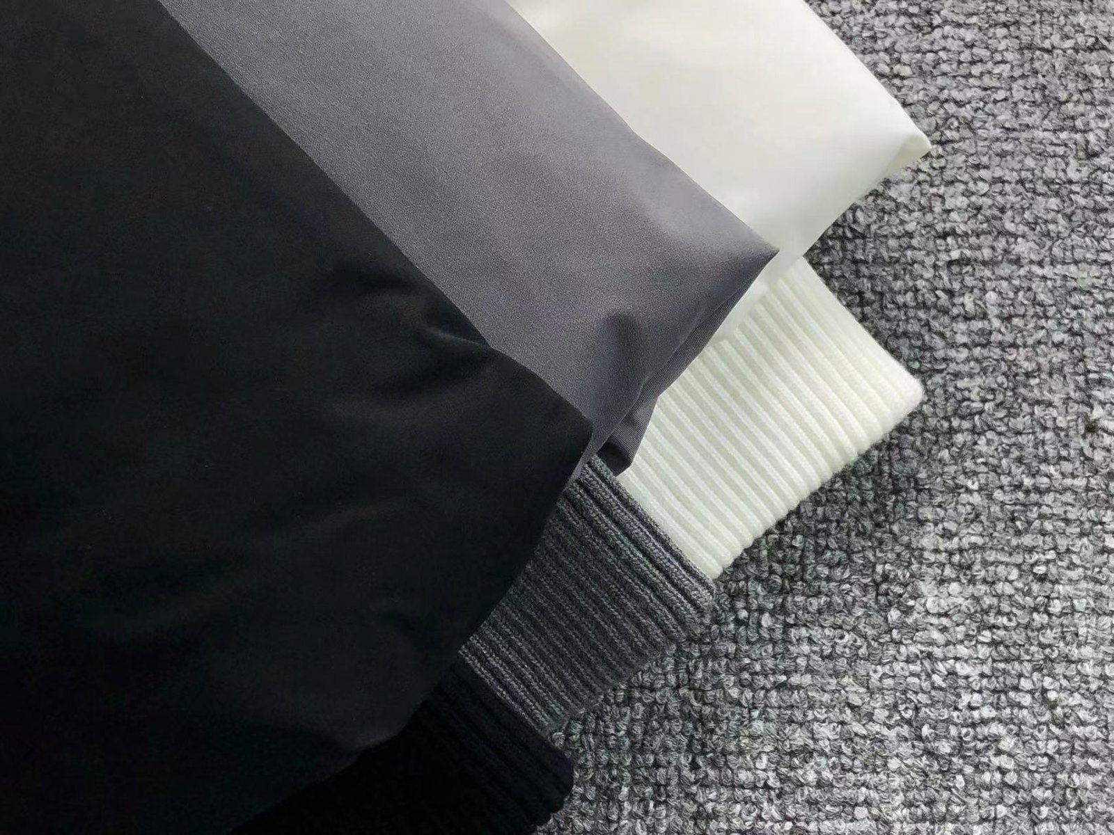 Ami Logo Puffer Jacket Grey