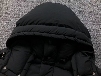 Moncler Logo Hooded Puffer Jacket Black