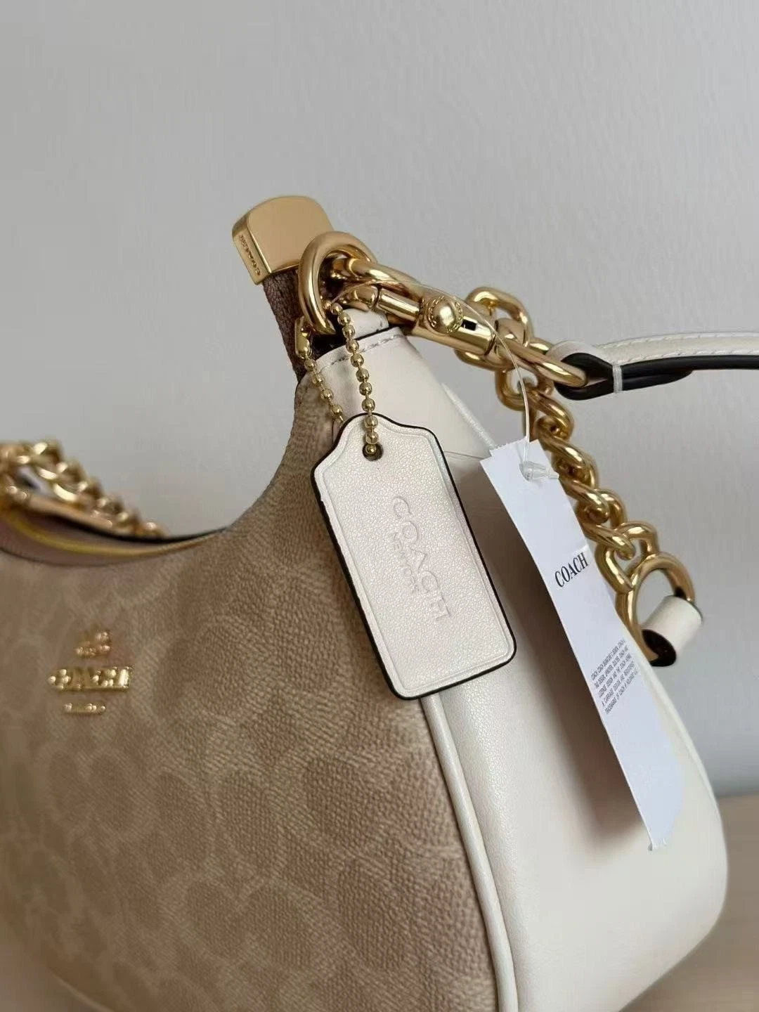 NWT CV933 Teri Shoulder Bag In Signature Canvas Gold/Sand/Chalk