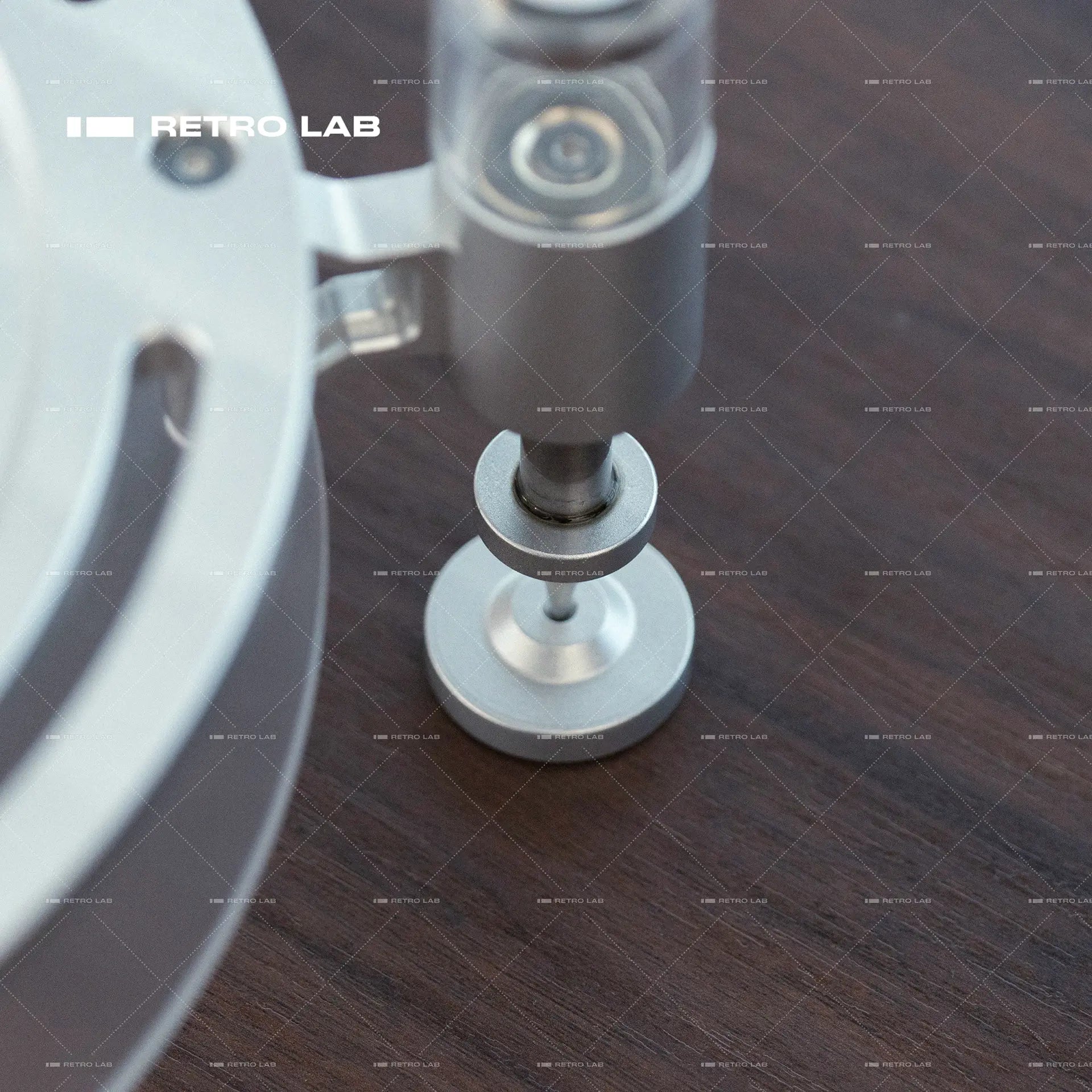 Magnetic-Levitation Shock-Absorbing Speaker Stand for HK