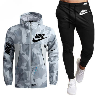 Nike - Servêtement d'hiver - 2024