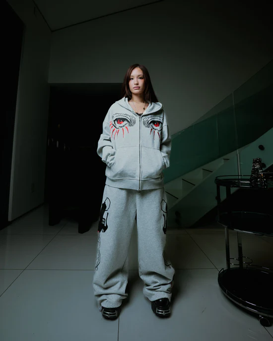 “AOT” ZIP-UP (GREY)