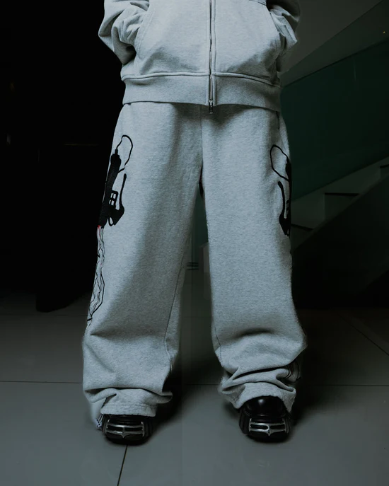 “AOT” SWEATS (GREY)