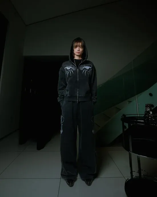 “AOT” ZIP-UP (STONE)