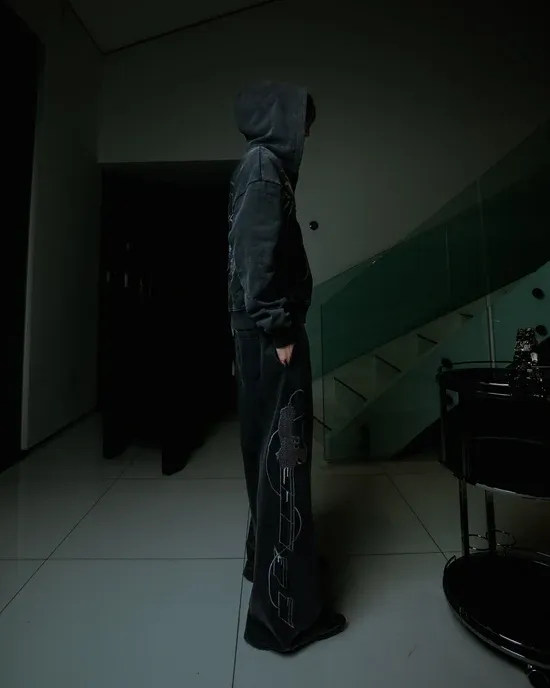 “AOT” ZIP-UP (STONE)