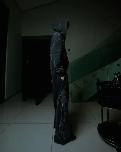 “AOT” ZIP-UP (STONE)