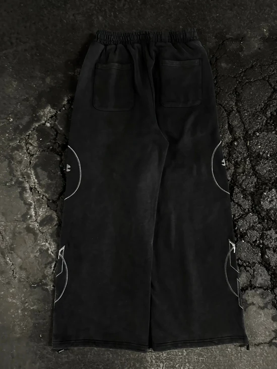 “AOT” SWEATS (STONE)