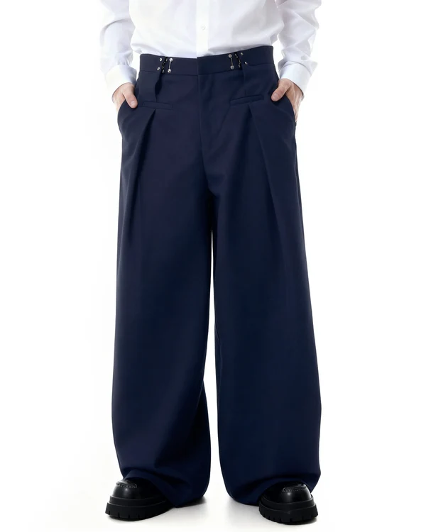 THE FIREMAN CLASP SUIT