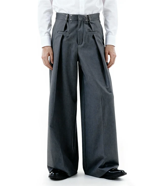 THE FIREMAN CLASP SUIT