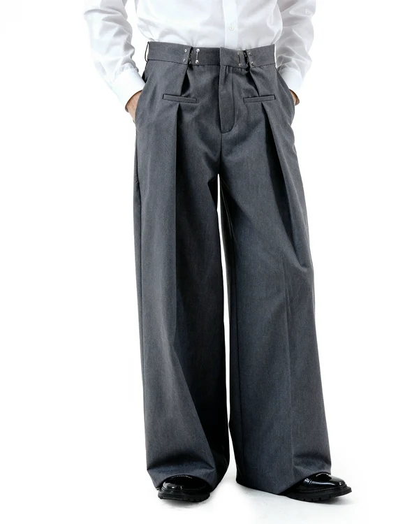 THE FIREMAN CLASP SUIT