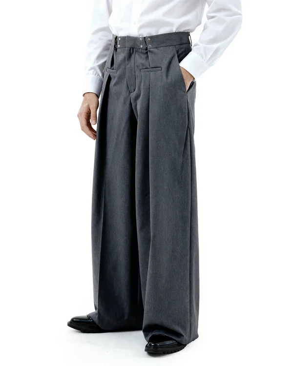THE FIREMAN CLASP SUIT