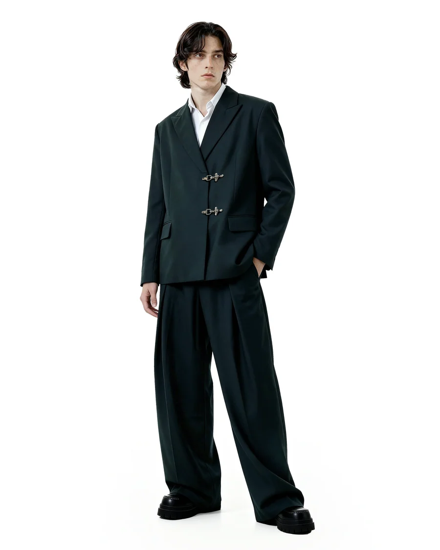 THE FIREMAN CLASP SUIT
