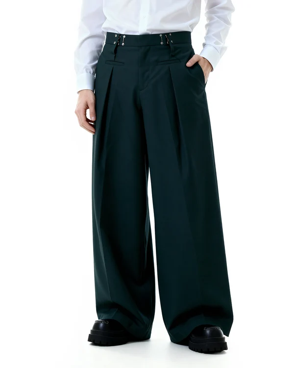 THE FIREMAN CLASP SUIT