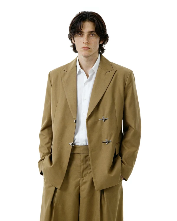 THE FIREMAN CLASP SUIT
