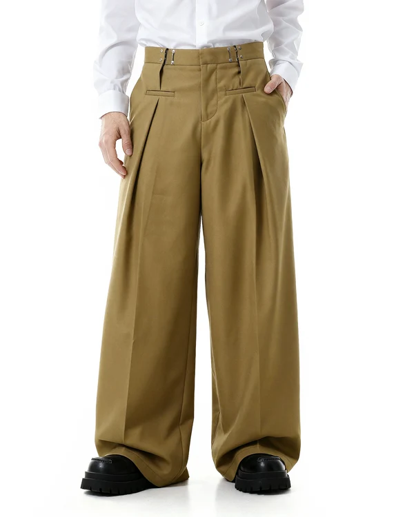 THE FIREMAN CLASP SUIT
