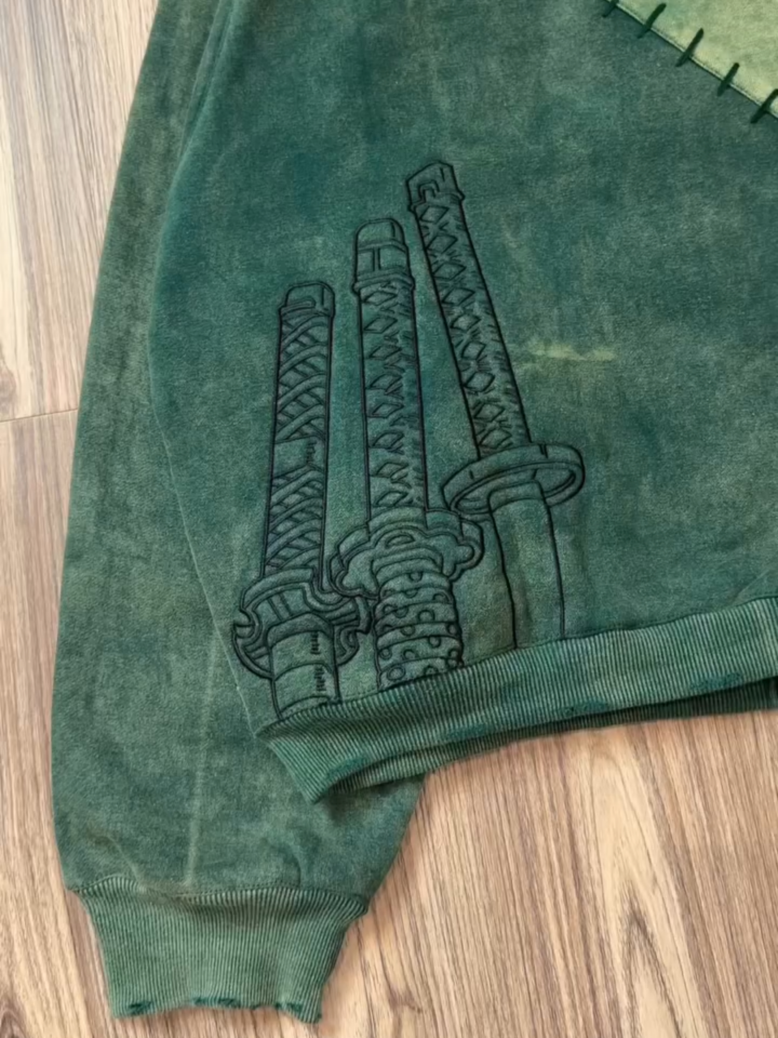 THREE EDGE ZIP-UP HOODIE