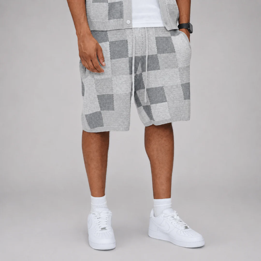 the crochet-knit checkered shorts - black