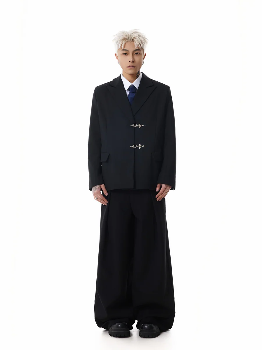 THE FIREMAN CLASP SUIT