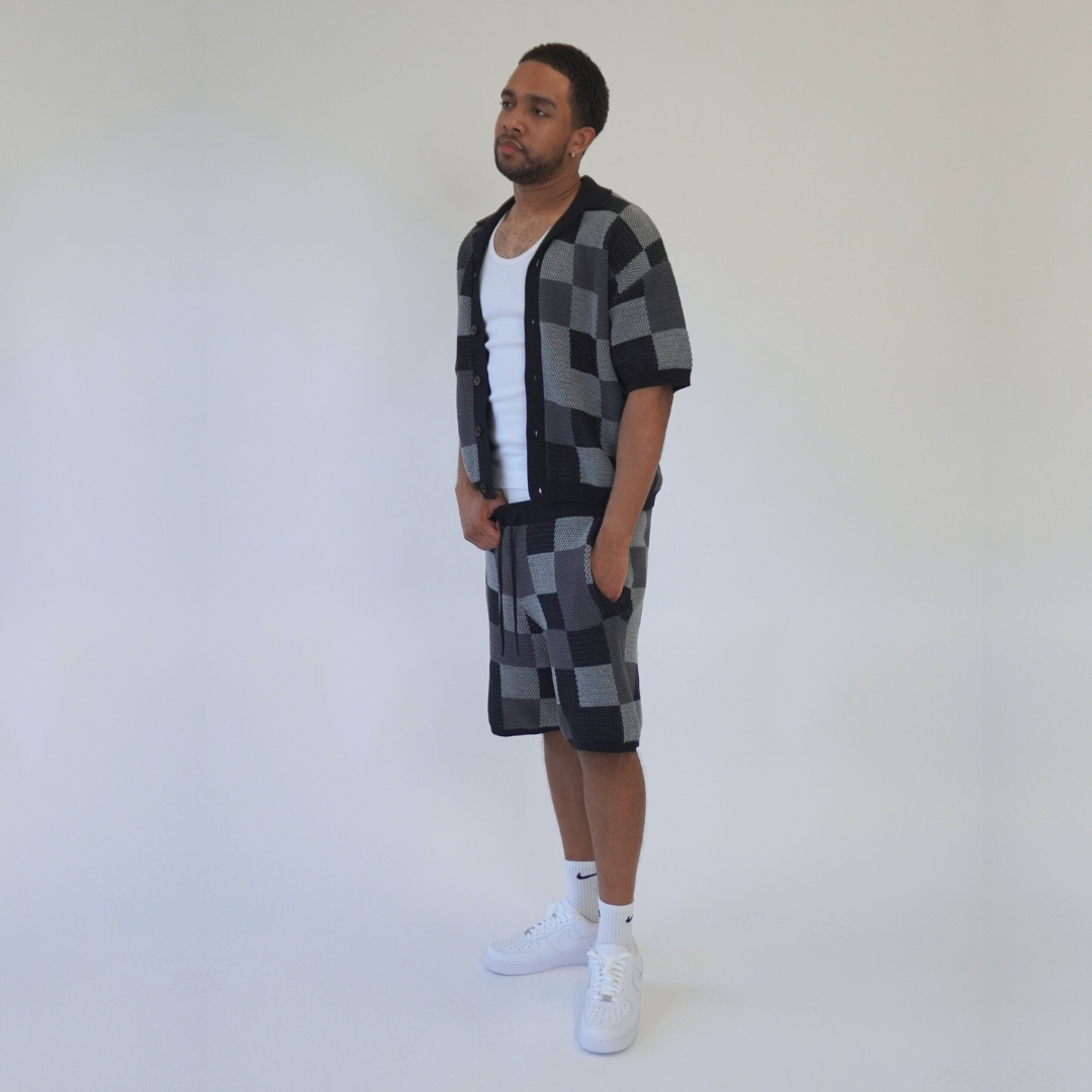 the crochet-knit checkered shorts - black