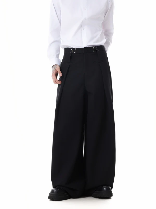 THE FIREMAN CLASP SUIT