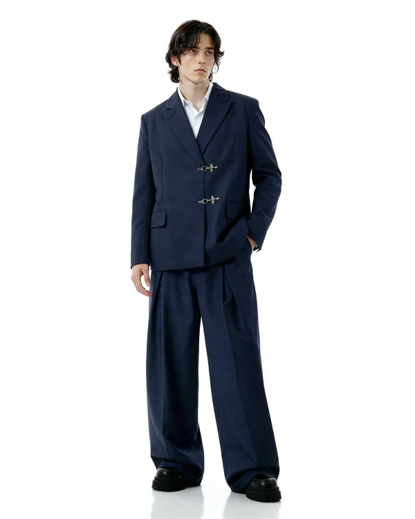 THE FIREMAN CLASP SUIT