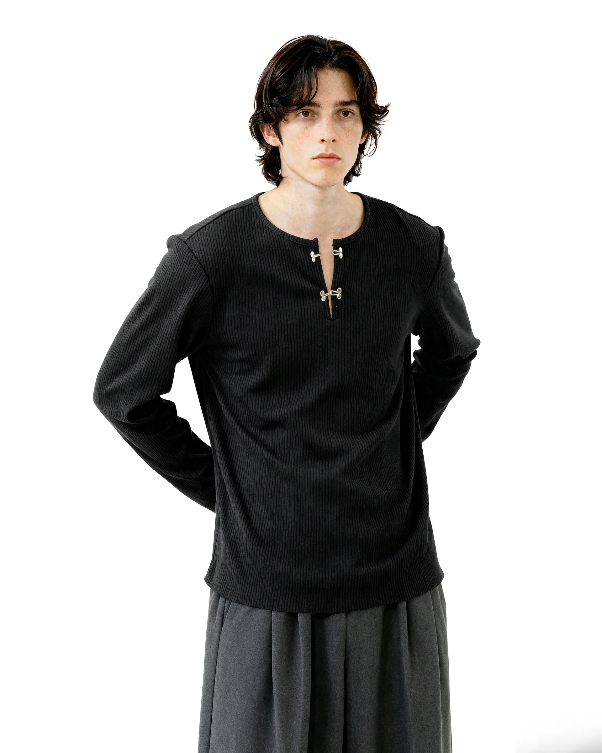 Ribbed Metal-Clasp Hook Henley Top