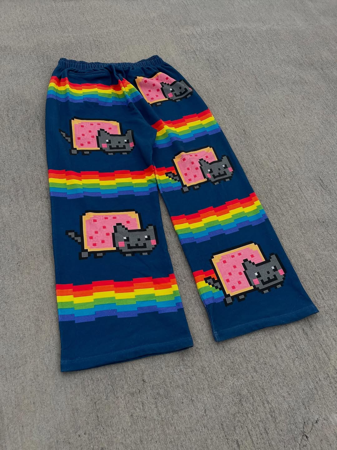 NYAN CAT SWEATS