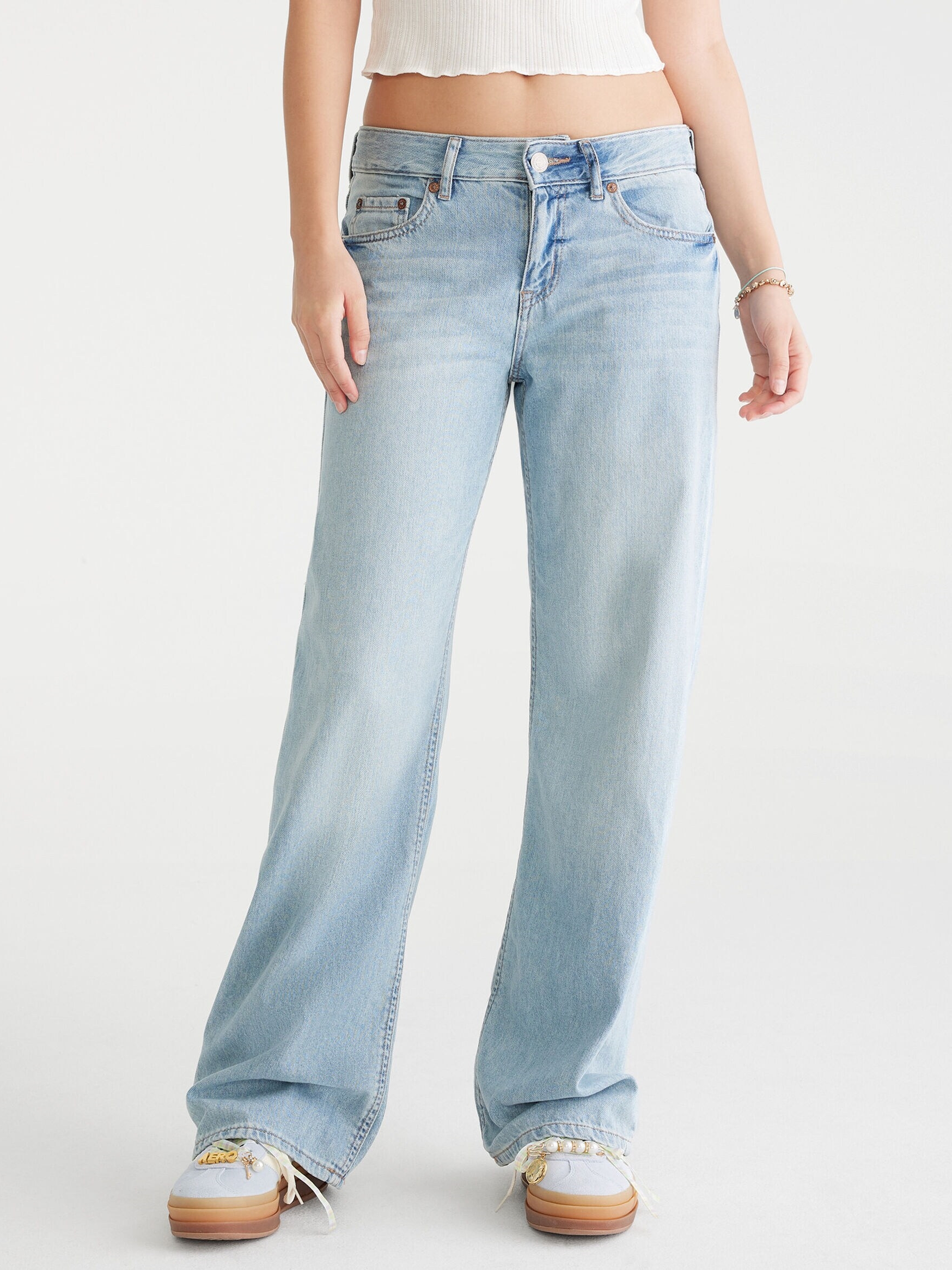 LOW-RISE BAGGY WIDE LEG JEANS