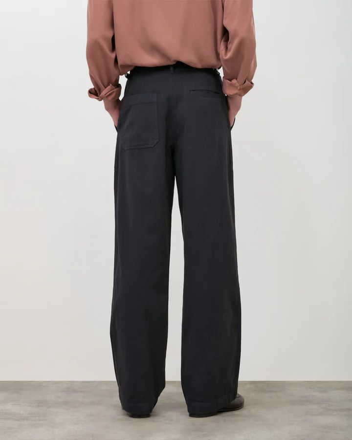 PLEATED TROUSER
