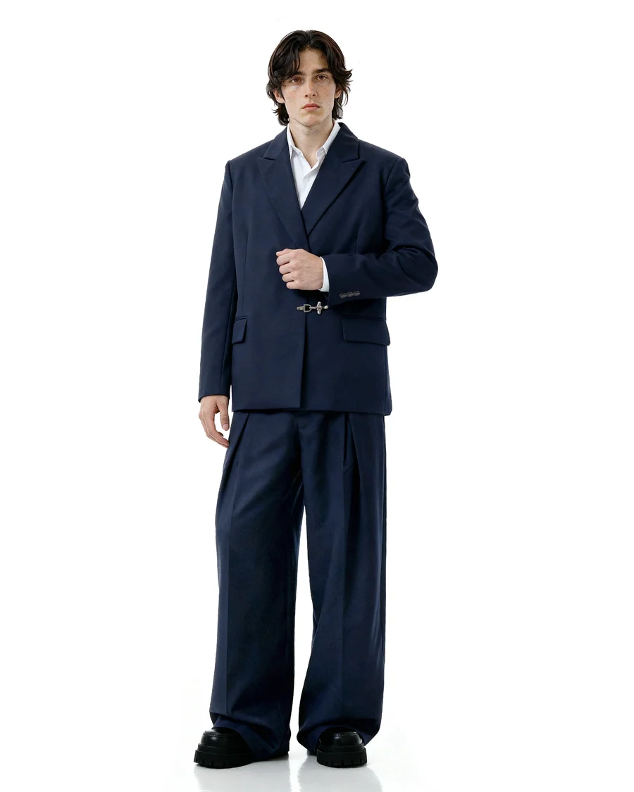 THE FIREMAN CLASP SUIT