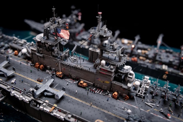1/700 scale miniature scene – LHD1 supply scene