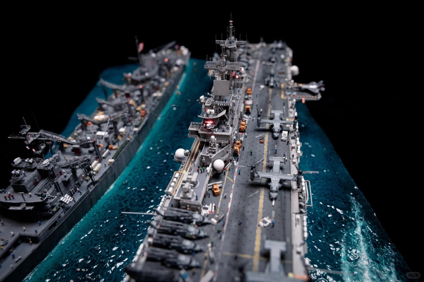 1/700 scale miniature scene – LHD1 supply scene