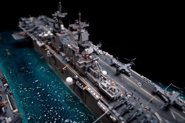 1/700 scale miniature scene – LHD1 supply scene