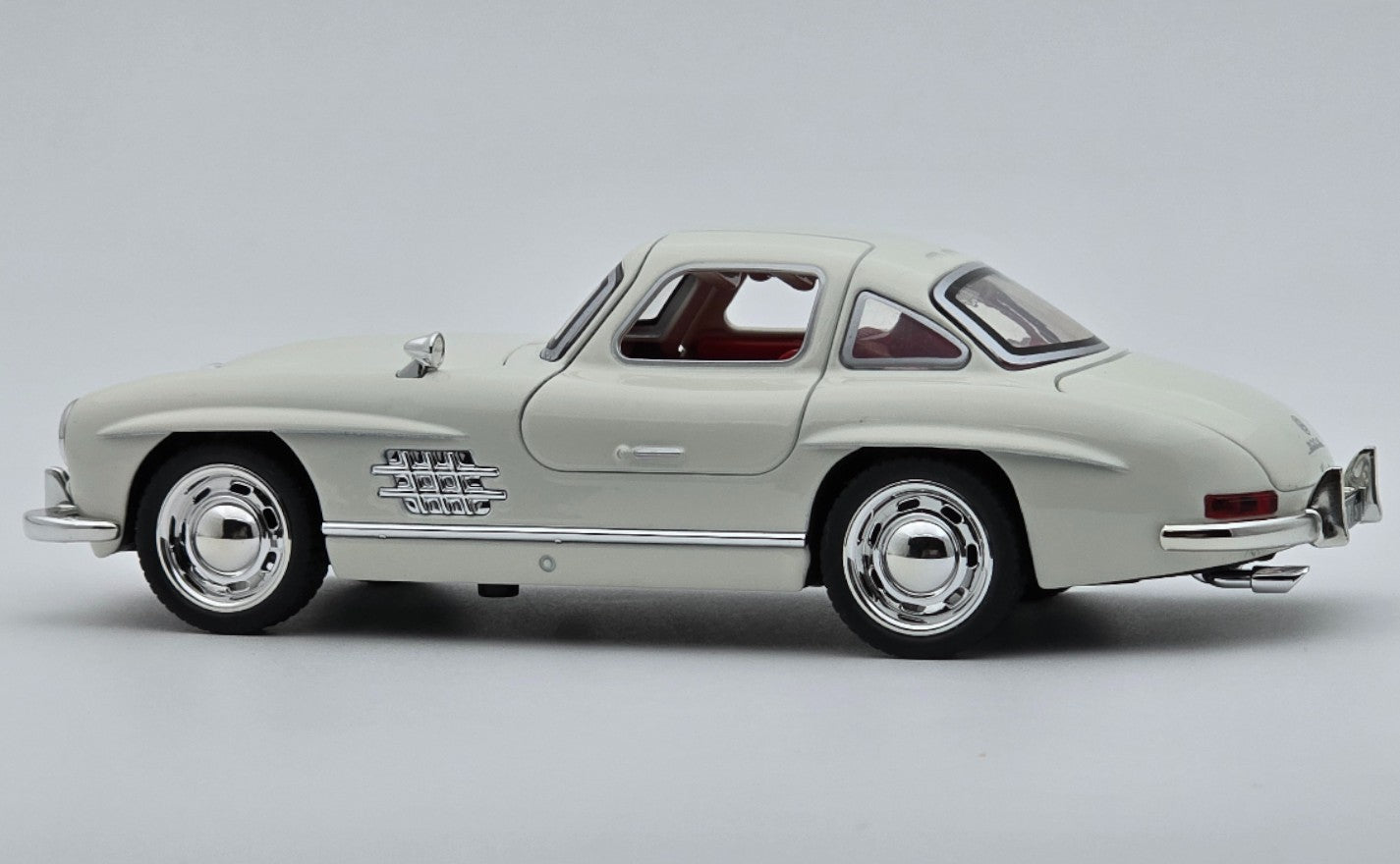 1954 Mercedes-Benz 300SL 1:24  diecast scale model car collectible