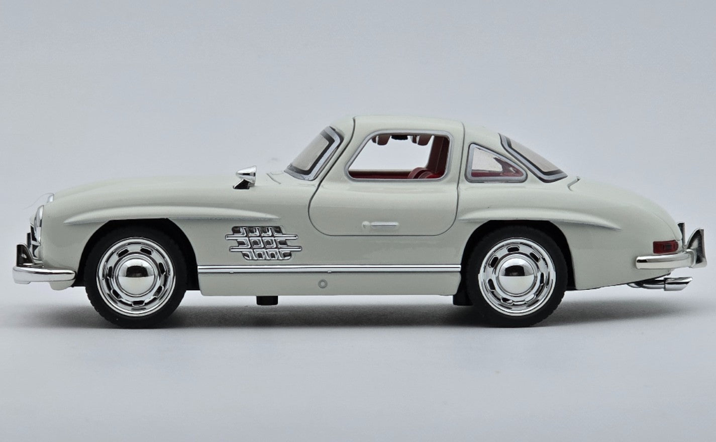 1954 Mercedes-Benz 300SL 1:24  diecast scale model car collectible