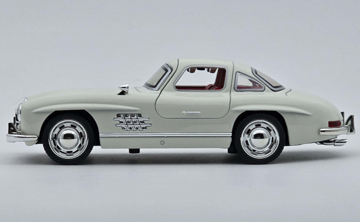 1954 Mercedes-Benz 300SL 1:24  diecast scale model car collectible