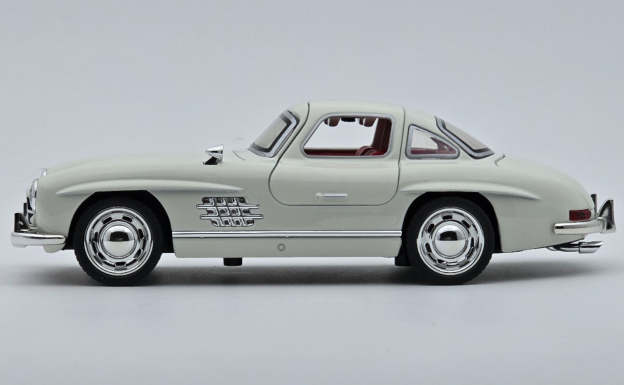 1954 Mercedes-Benz 300SL 1:24  diecast scale model car collectible