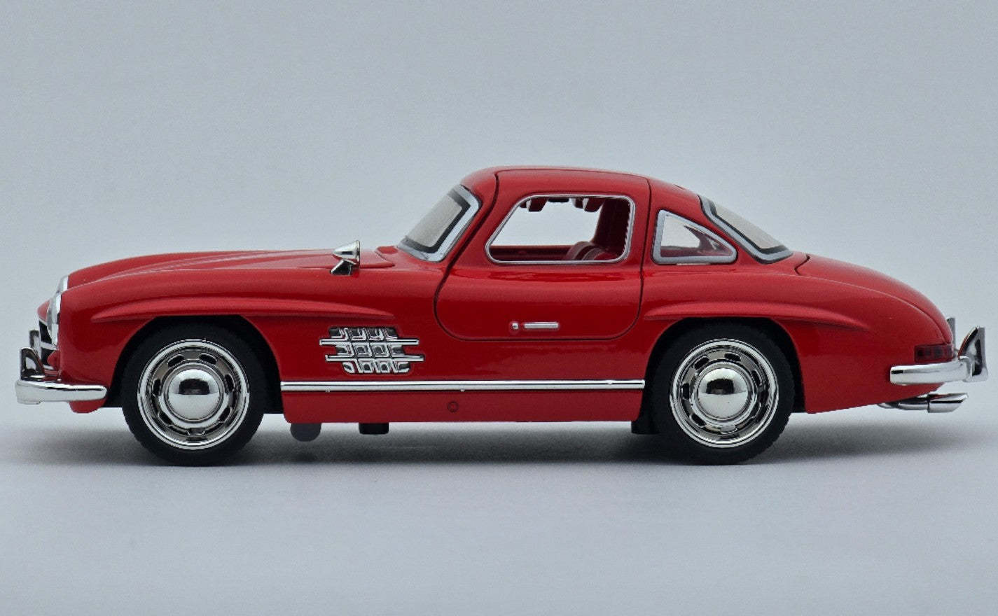 1954 Mercedes-Benz 300SL 1:24  diecast scale model car collectible