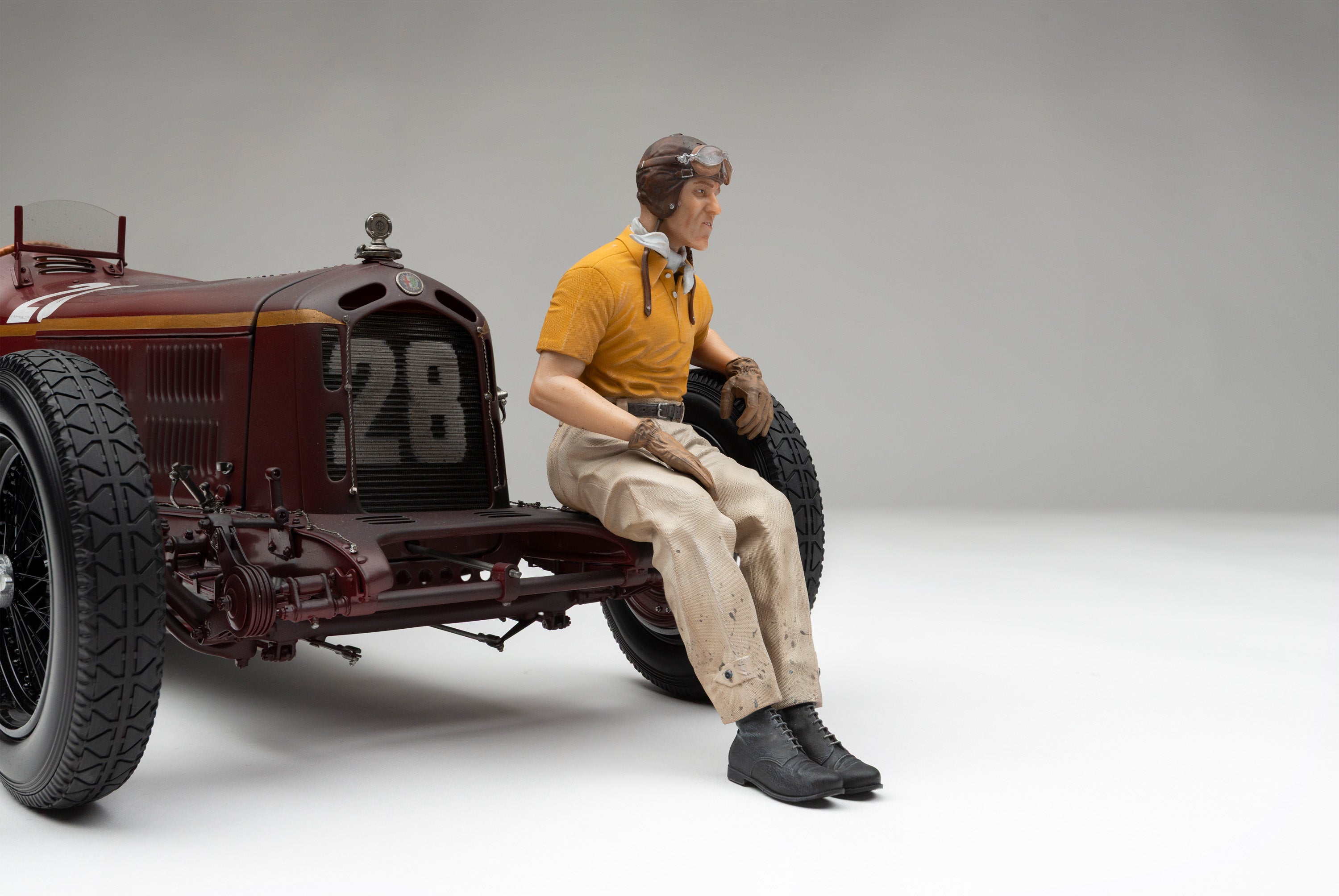 Alfa Romeo 8C 2300 "Monza" - 1932 Monaco Grand Prix Winner - Tazio Nuvolari Figure Edition
