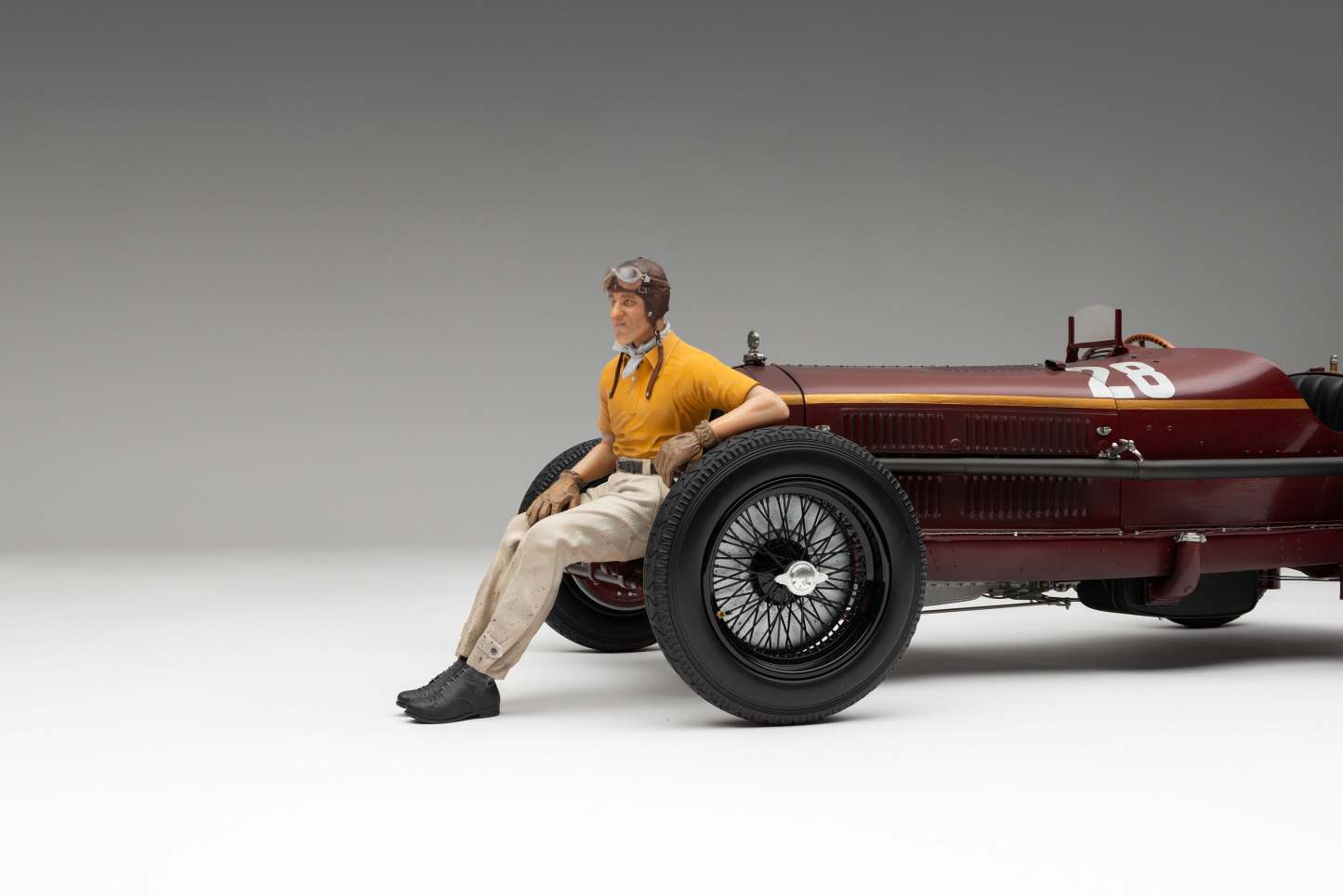 Alfa Romeo 8C 2300 "Monza" - 1932 Monaco Grand Prix Winner - Tazio Nuvolari Figure Edition